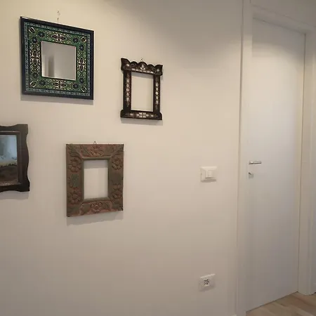 דירה House Of Mirrors